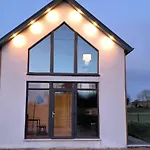 Dom wakacyjny Close To Center Parcs Longford - Entire House Foygh