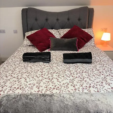 Close To Center Parcs Longford - Entire House Foygh