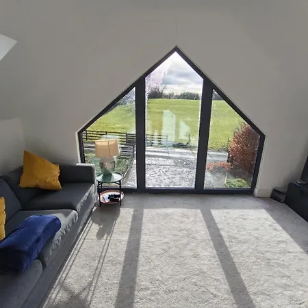 Close To Center Parcs Longford - Entire House Vakantiehuis *